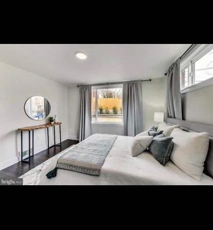 Lovely 1-Bedroom Rental Unit With Free Parking Washington Exterior photo