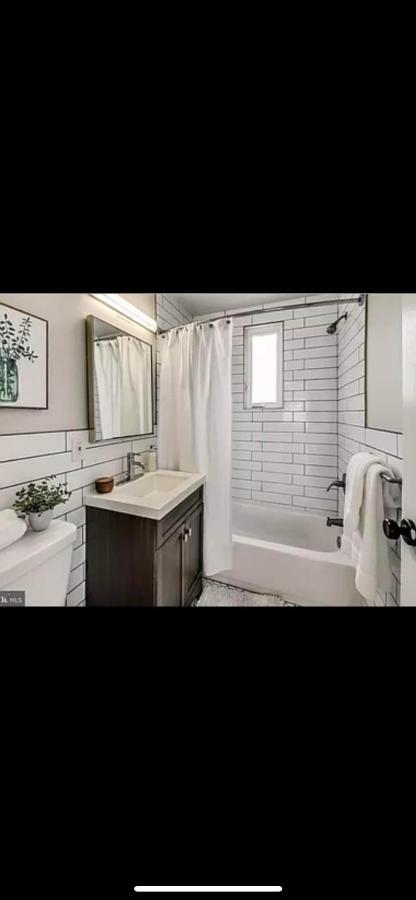 Lovely 1-Bedroom Rental Unit With Free Parking Washington Exterior photo